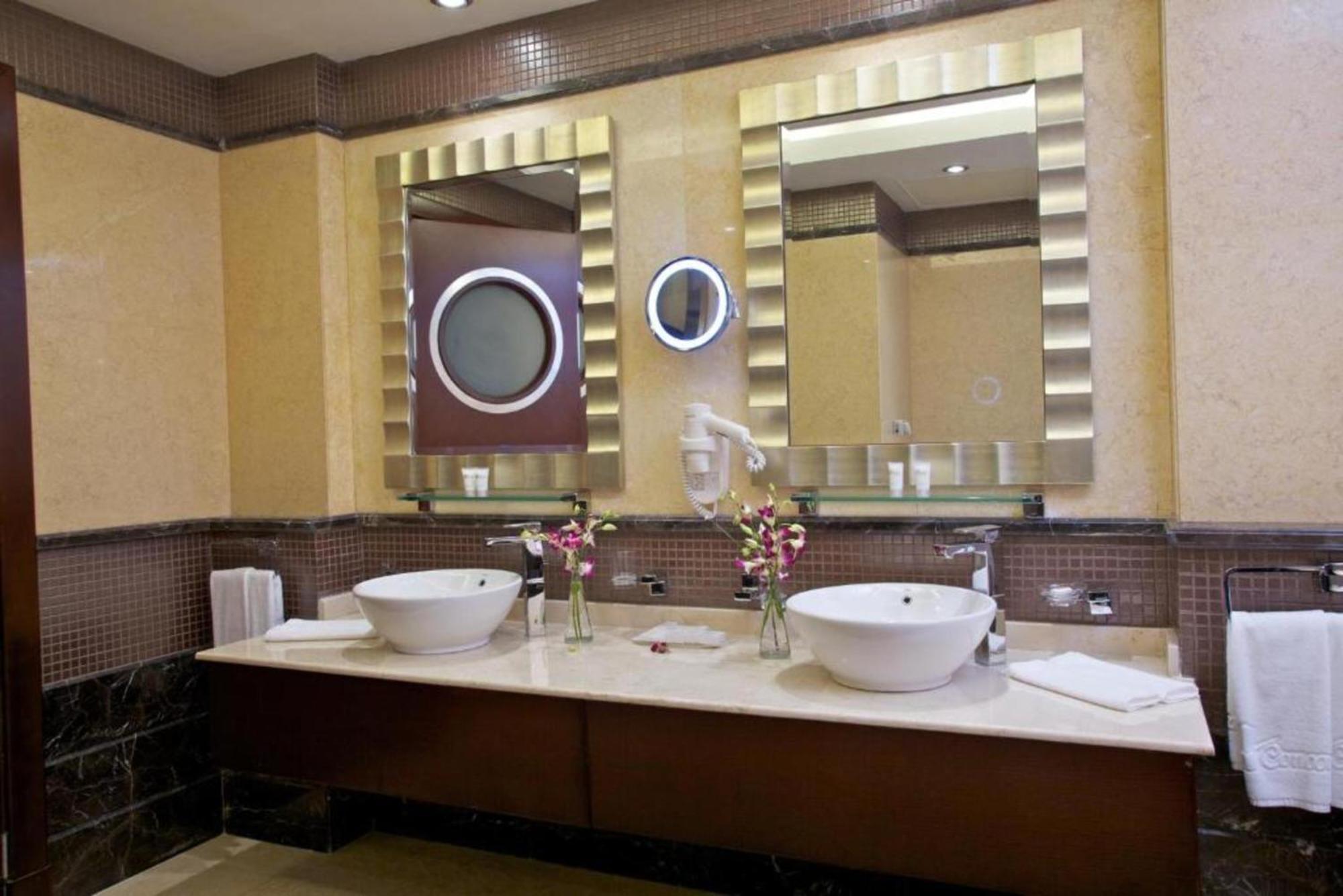 Concorde Hotel Near Exhibition Center By Palette Resorts פוג'יירה מראה חיצוני תמונה